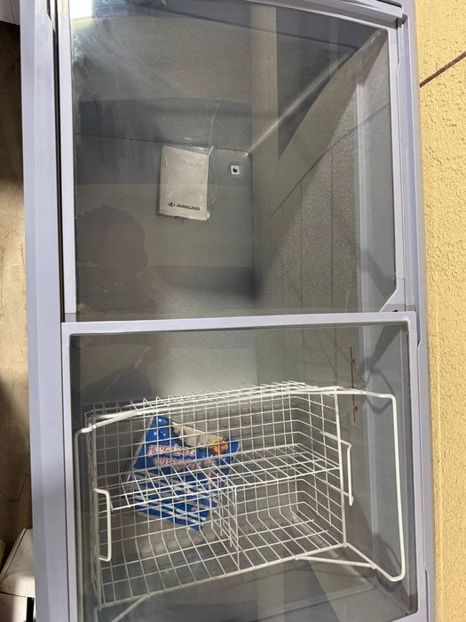 Холодильник сотилади