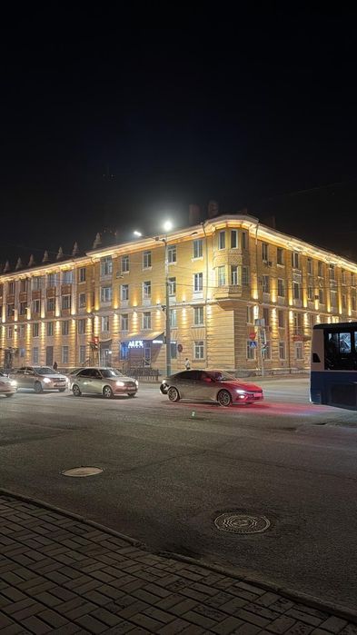 3- комнатная " сталинка" с ремонтом