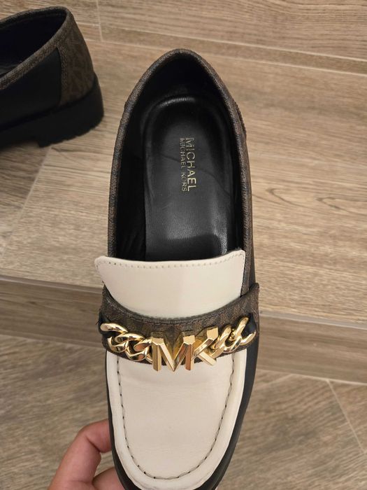 Обувки от естествена кожа Michael Kors