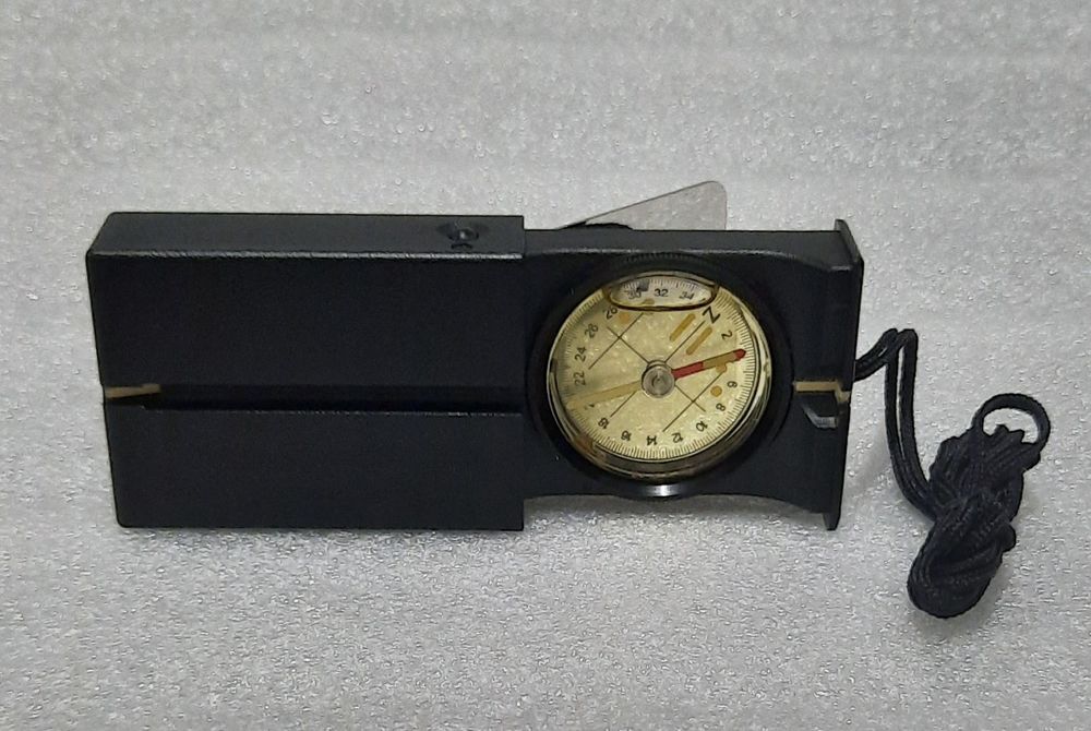 Busolă militară elvețiană Recta