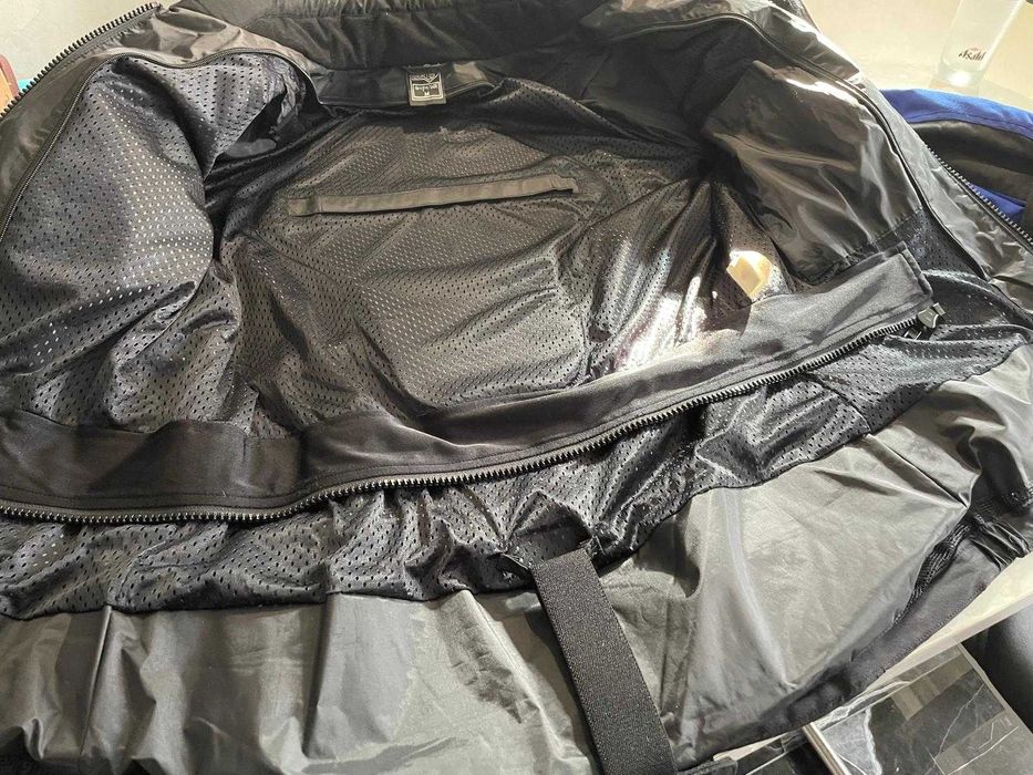 Vind doua geci moto de dama si o pereche de blugi moto dama