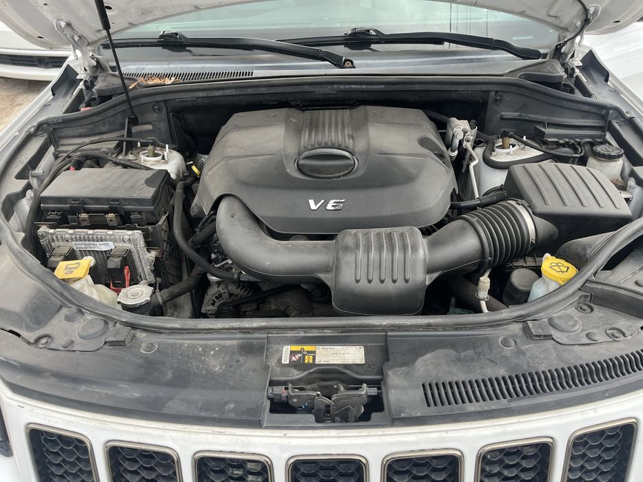 Grand Cherokee WK2 3.6 на части