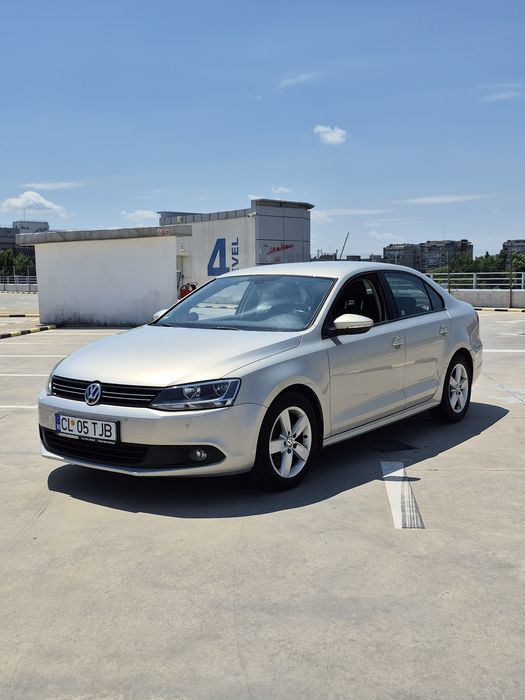 VOLKSWAGEN Jetta 2012 — imagine 3