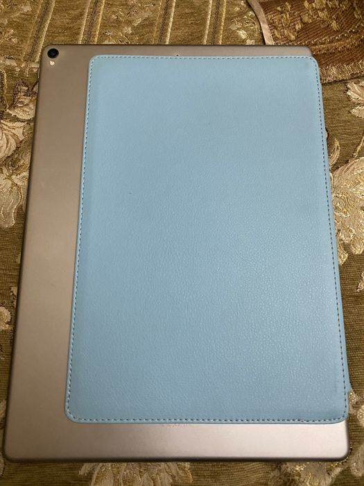 Продам ipad pro 2 поколение12.9.Ремонт.