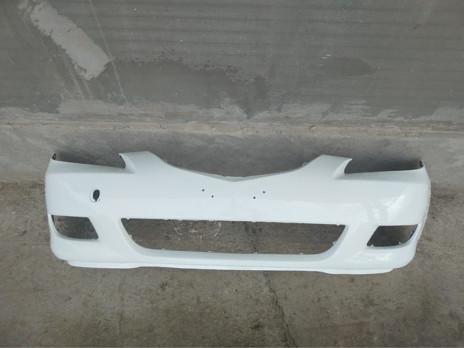 Бампер передний на Mazda 306