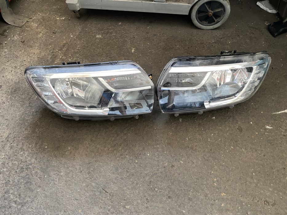 Far Dacia Logan 2 Sandero 2 Facelift 2017 - 2020 faruri stanga dreapta