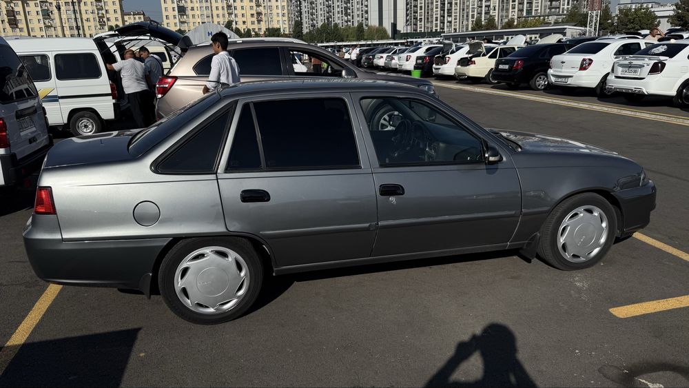 Nexiya 2 1.6 donc super konesaner 287mng yurgan 5000$ kelishadigon bot