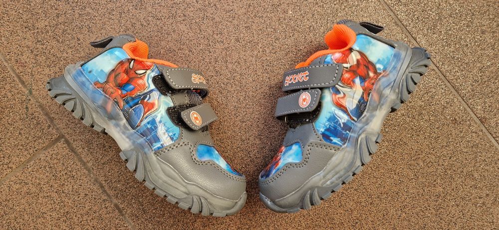 Adidasi sport copii