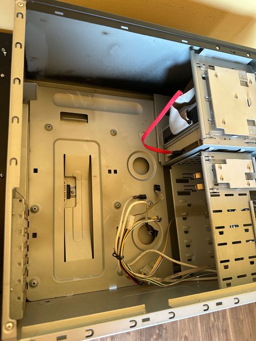 Компютърна кутия + Монитор Asus