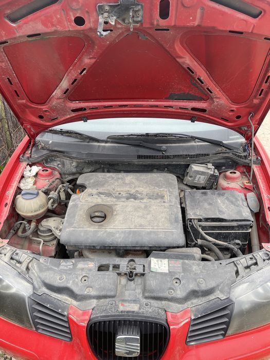 Vand sau dezmembrez. Seat ibiza 2004 1.4 benzina