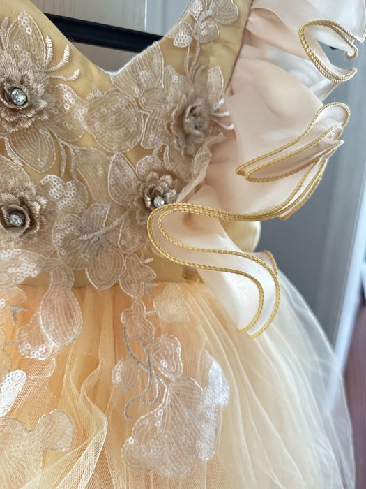 Нарядное детское платье