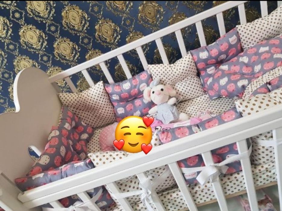 Продам манежку белого цвета