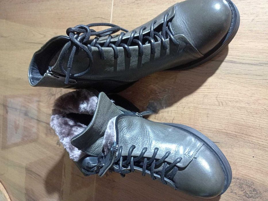 продам женские зимние ботинки