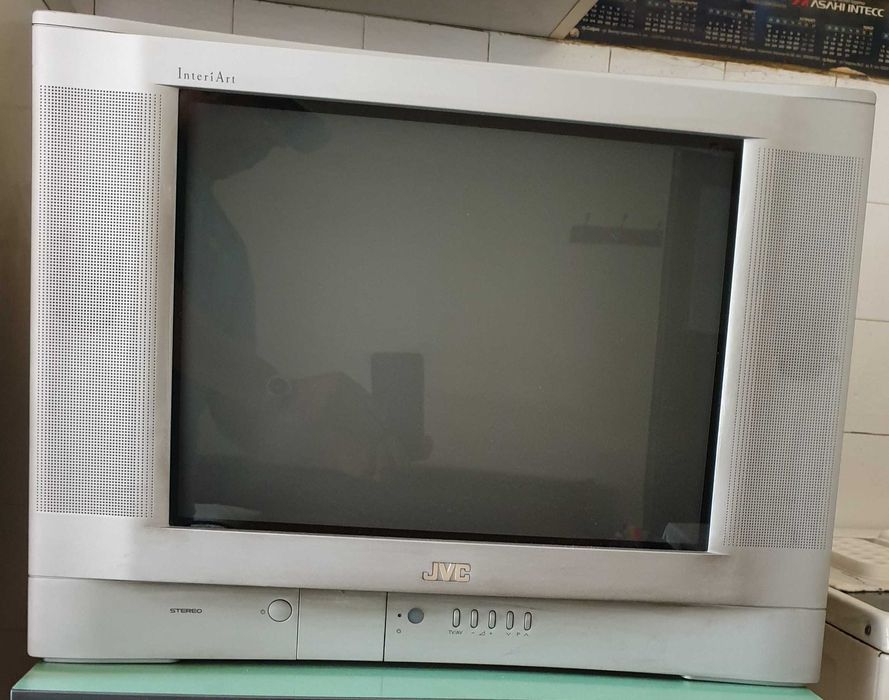 Телевизори jvc 2бр. и мини аудио уредба jvc