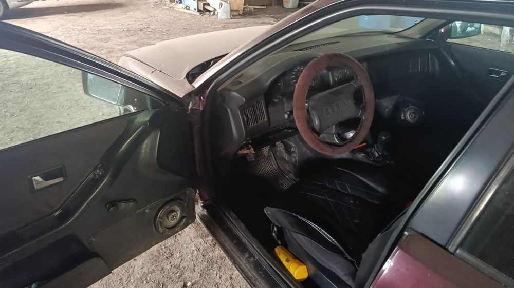 Продам машину ауди 80 б4