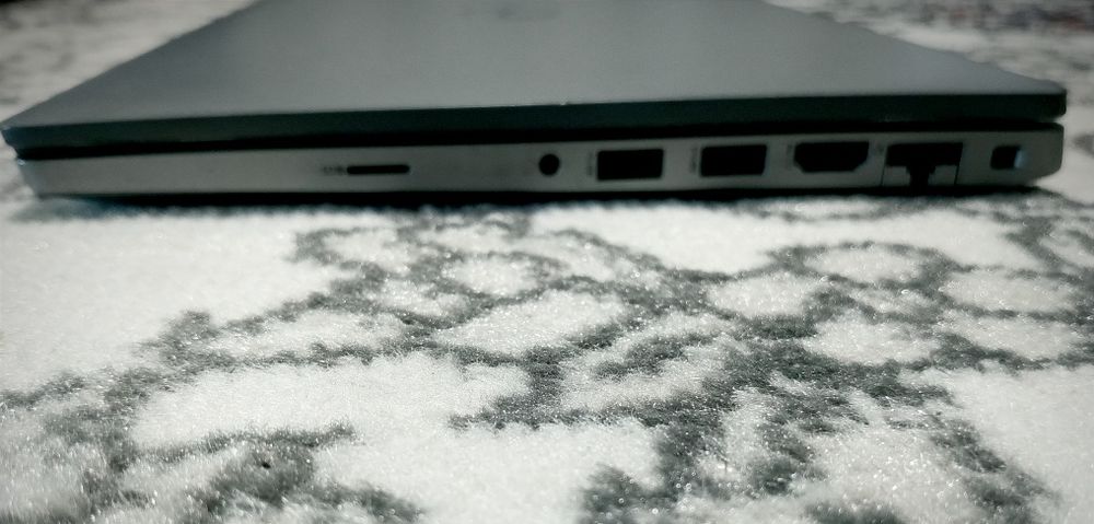 NOUTBUK DELL dasturlash sohasi uchun