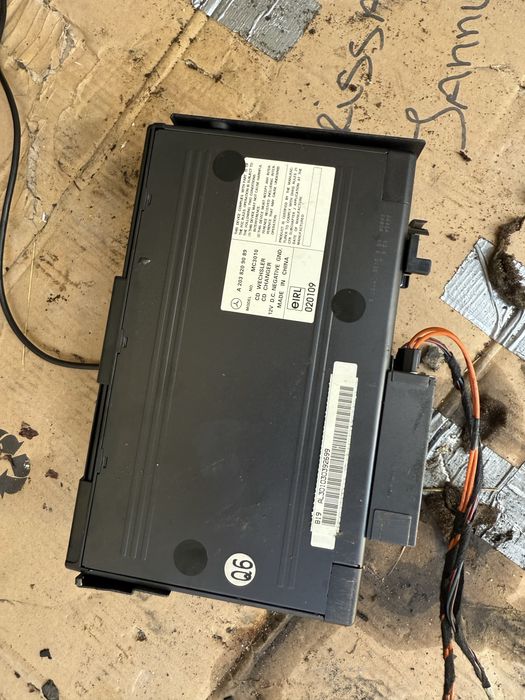 CD Changer (чейнджър) + AUX кабел - Mercedes Benz W209 - оригинални