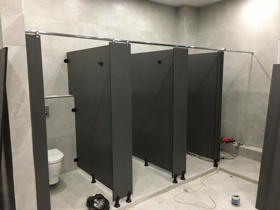 Туалетные кабинки на заказ. - Изготовление и установка окон и дверей ...