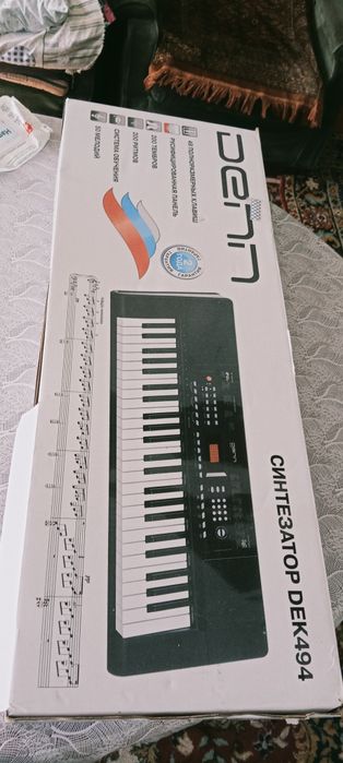 Синтезатор Ден дек 494