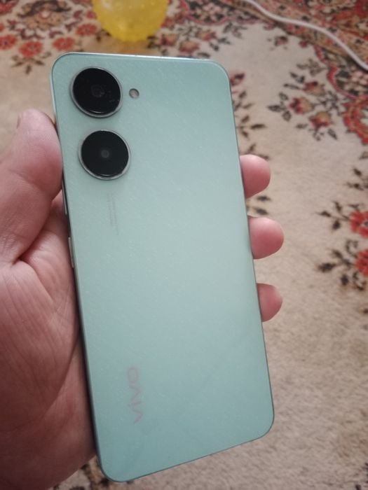 Продам телефон vivo Y03