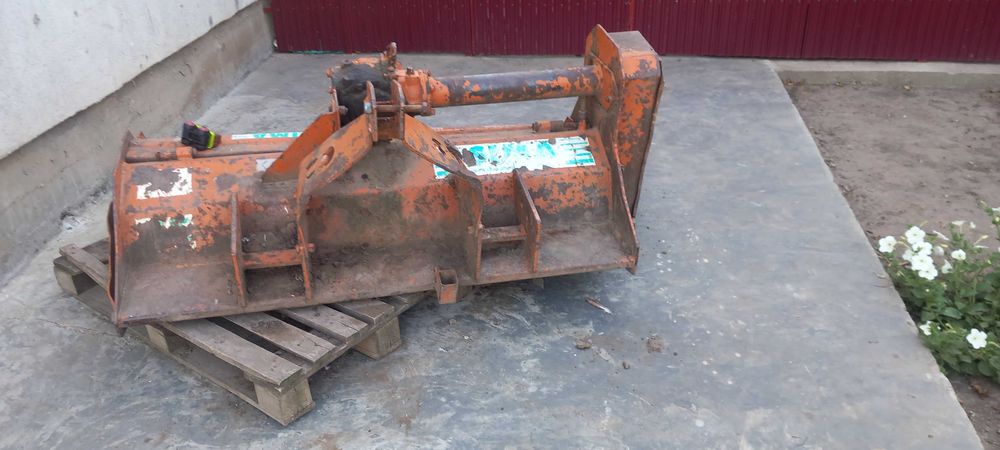 Urget vand Tocator pentru tractor 145 cm latime.