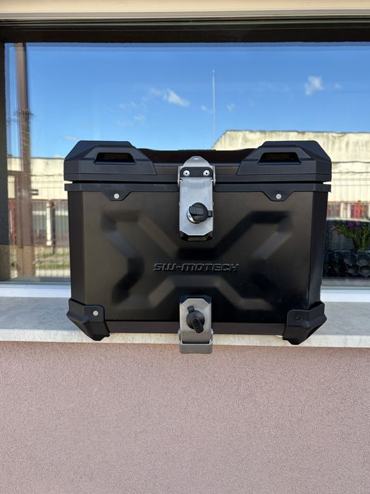 Продавам лека мото кутия Titanium SV Moto-tach Adventures + плоча за Honda TRAX ADV TOP CASE SYSTEM