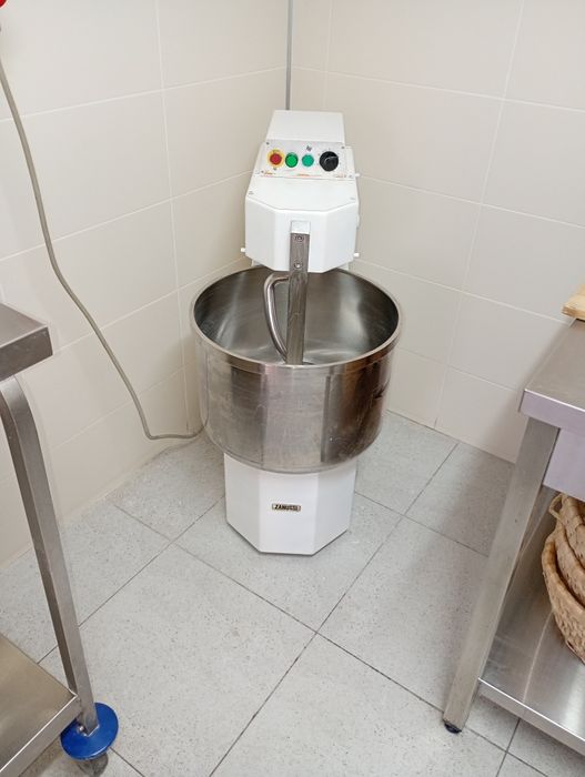 Malaxor Zanussi pentru frămăntare aluat
