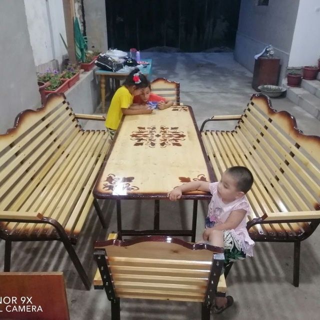 Dachniy stol stullar