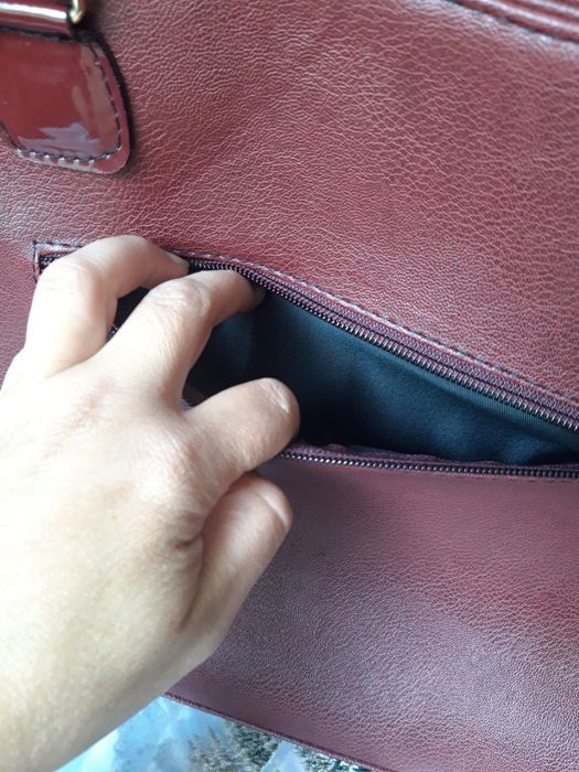 Чисто нова страхотна червена чанта с къси дръжки