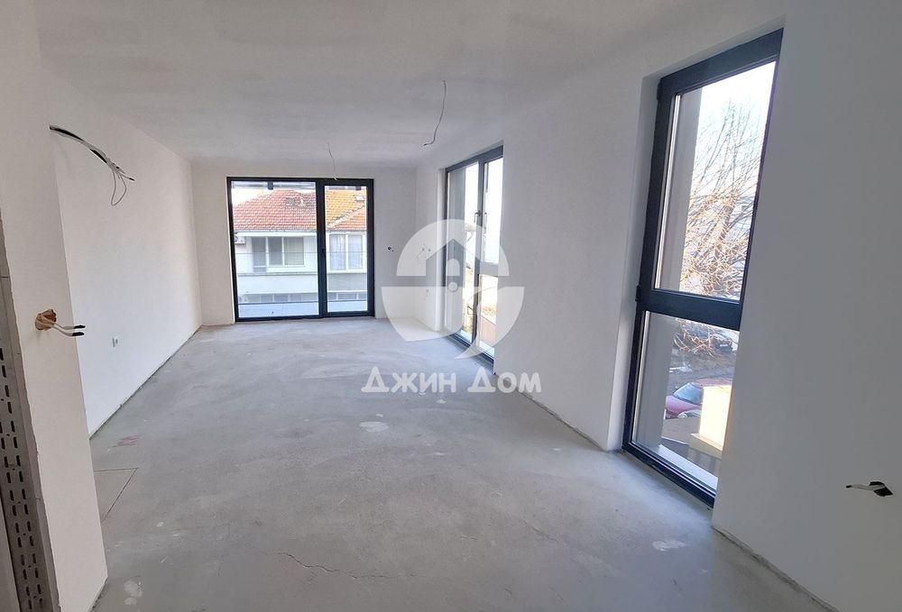 Просторен двустаен апартамент на ПЪРВА ЛИНИЯ МОРЕ в гр. Несебър