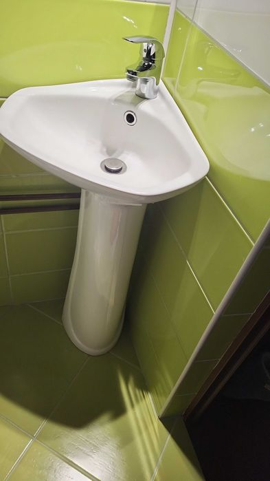 Vas WC+rezervor WC+Chiuveta+Baterie Grohe+Oglinda cu spoturi