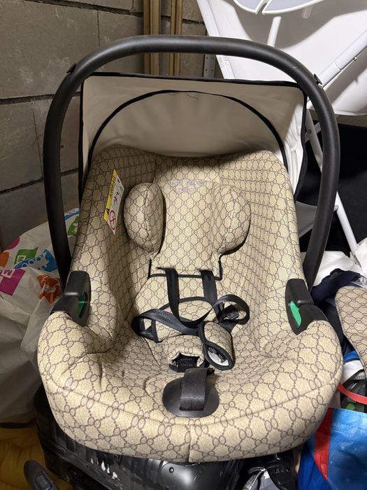 Столче за кола от новородено до годинка