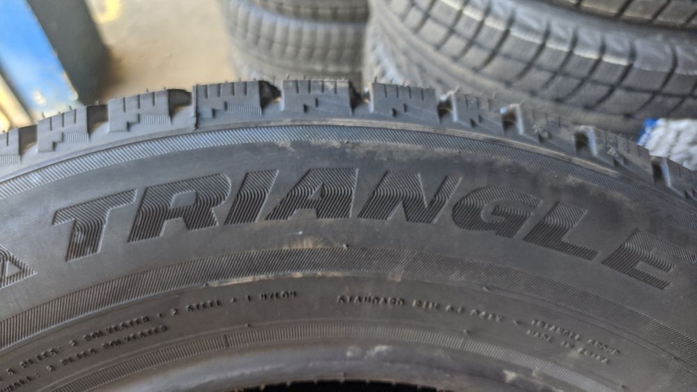 205/60R16 Triangle PL01