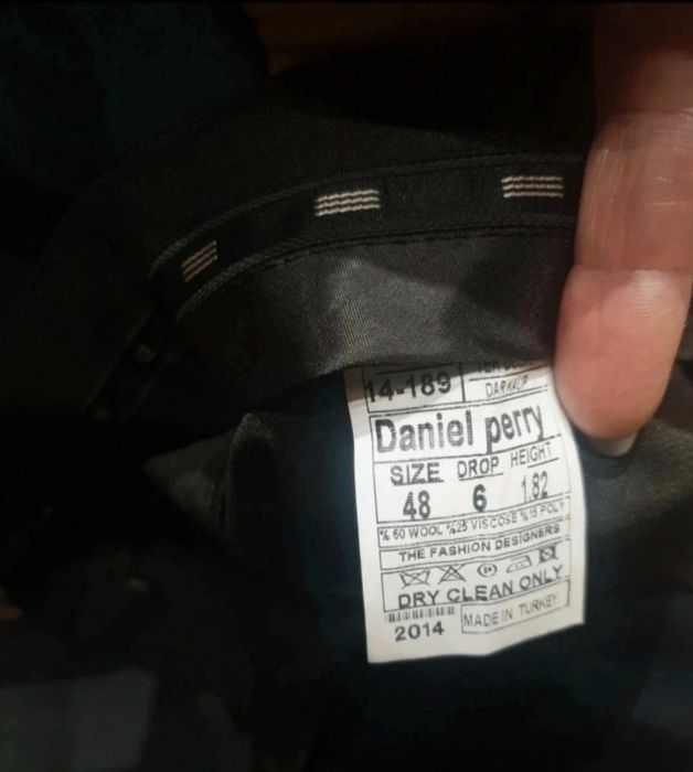 Costum băieți Daniel Perry ,marimea L ,nou fără etichetă.