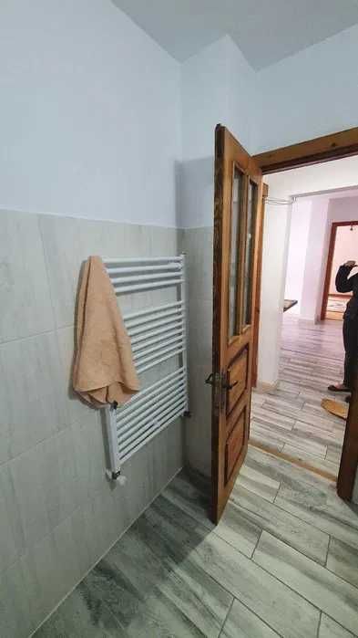 Apartament mobilat cu 3 camere de inchiriat in Radauti