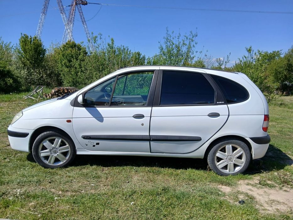 Vând Renault Scenic