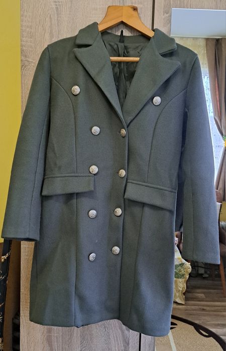 Дамско палто с копчета