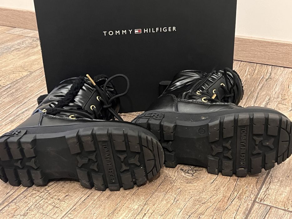 Апрески Tommy Hilfiger