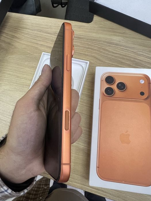 Продам IPhone 17 pro max 1TB