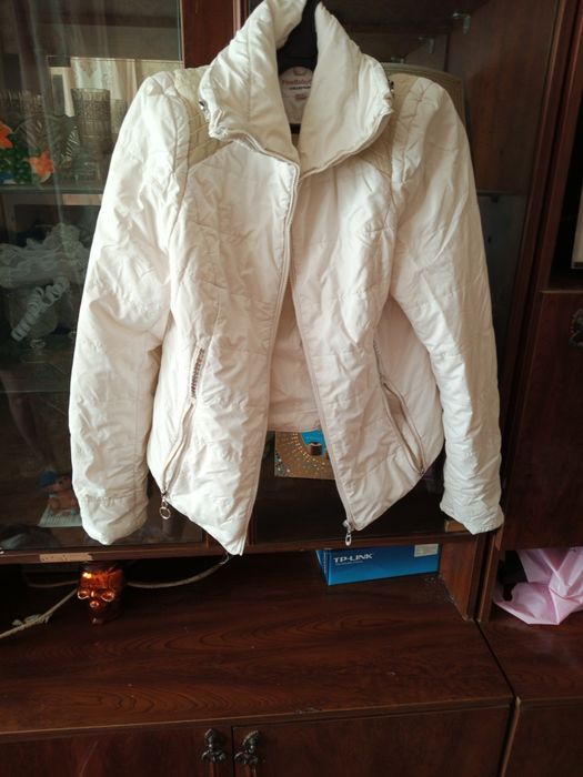 Продам куртки весенние