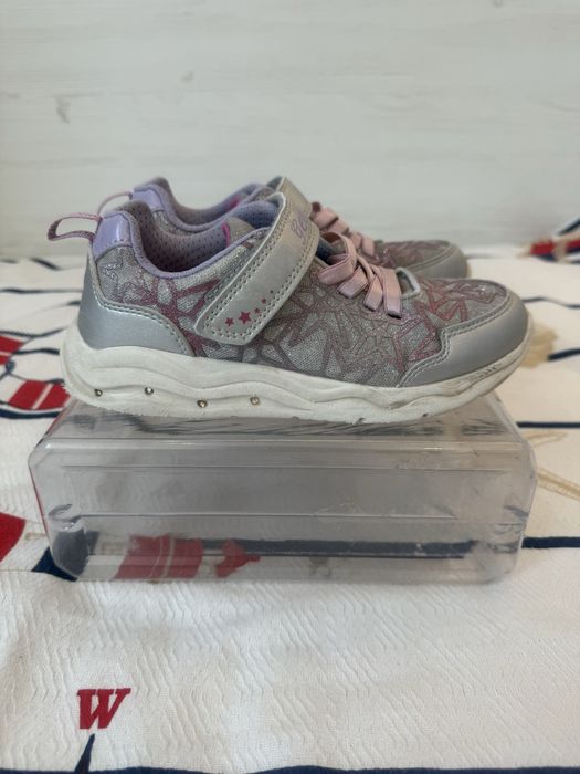 Кроссовки для девочки