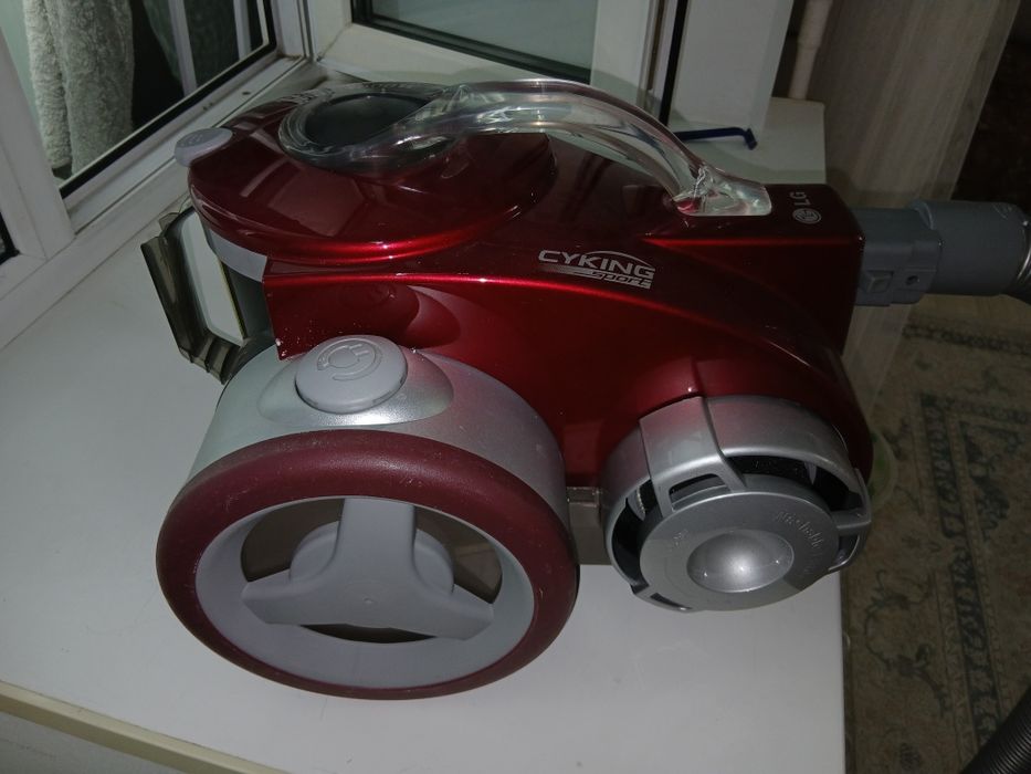 Продаю мощный пылесос