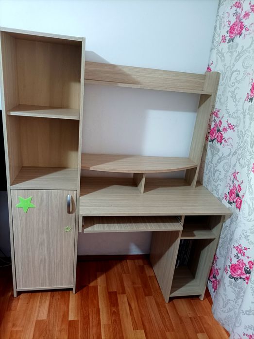 Birou bej, înălțime 160 cm, lățime 130 cm