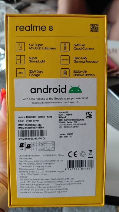 Телефон Realme 8