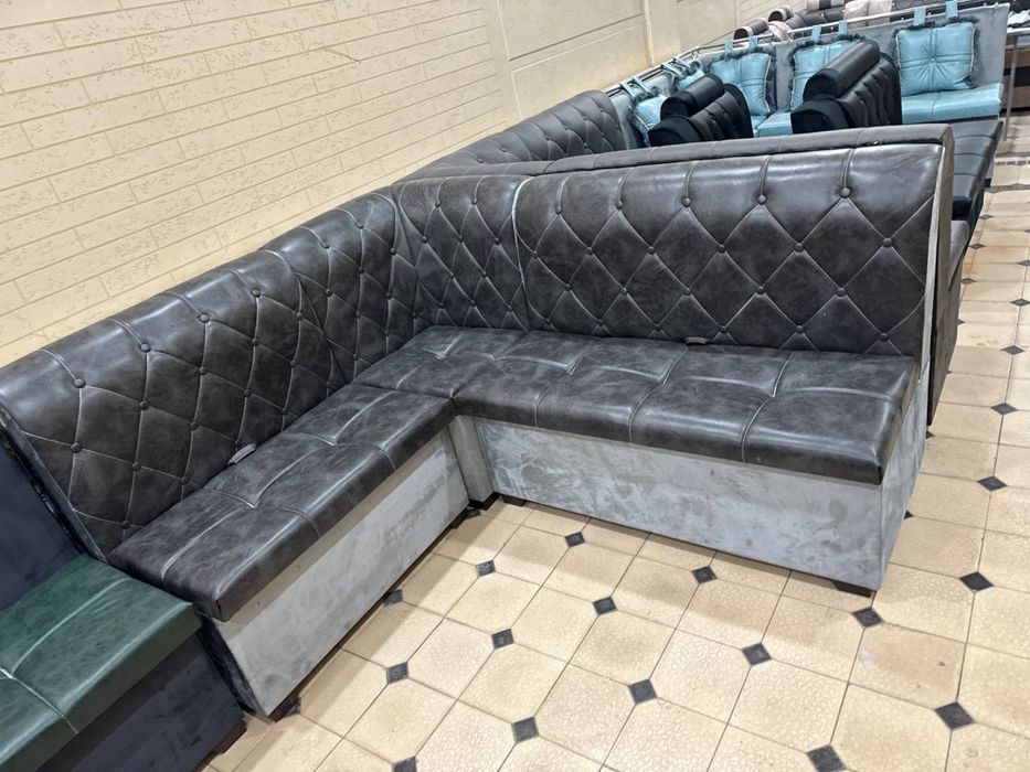 Кухини угалок+ стол + пуфик