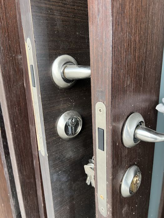 двери межкомнатные