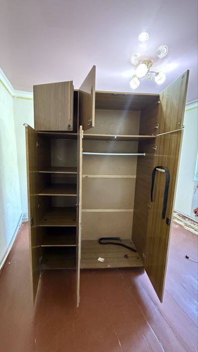 Шкаф спальный для вещи