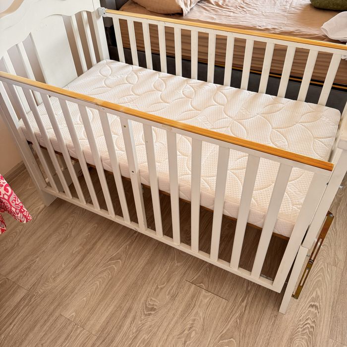 Продам детский кровать с матрасом