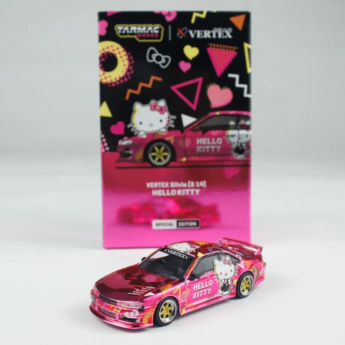Продам коллекционную модель Tarmac Works Hello Kitty Pink.