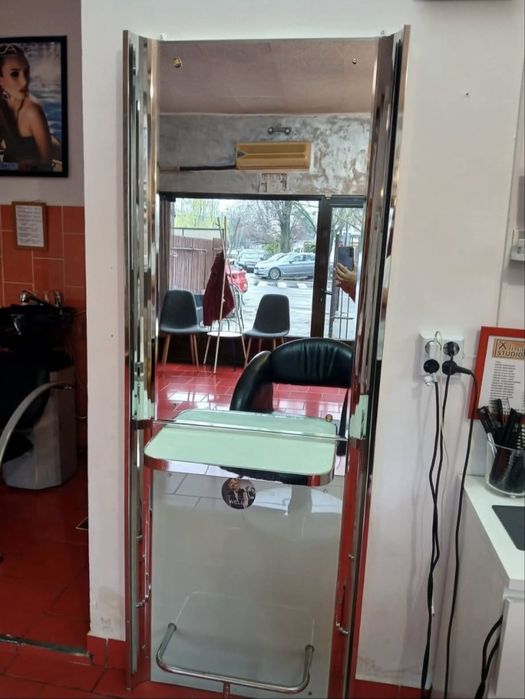 Scaune și Oglindă Salon